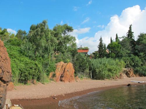 Holiday Home Ponderosa by Interhome in Le Trayas Superieur Holiday Home Ponderosa by Interhome in Le Trayas Superieur