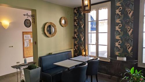 Pub/Lounge, The Originals Boutique, Hôtel Roca-Fortis, Rochefort in Rochefort Pub/Lounge, The Originals Boutique, Hôtel Roca-Fortis, Rochefort in Rochefort