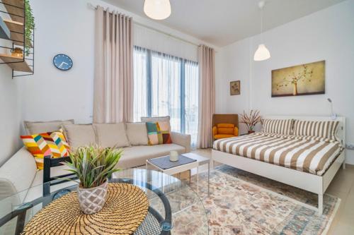 Primestay - Bright and beautiful Studio in Town Square Dubai 