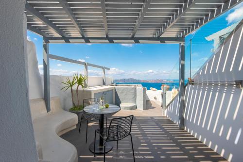 Balcony/terrace, Exclusive Suites in Santorini Balcony/terrace, Exclusive Suites in Santorini