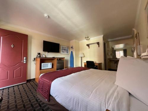 Riverside Inn & Suites in Santa Cruz (CA) Riverside Inn & Suites in Santa Cruz (CA)