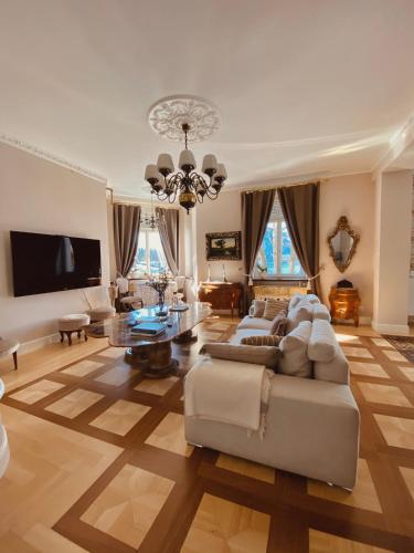Adora Luxury Hotel (ex Vila Istra) in Блед Adora Luxury Hotel (ex Vila Istra) in Блед