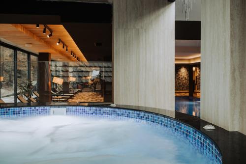 Bồn tắm nước nóng, Brezovica Hotel & SPA in Pristina Bồn tắm nước nóng, Brezovica Hotel & SPA in Pristina