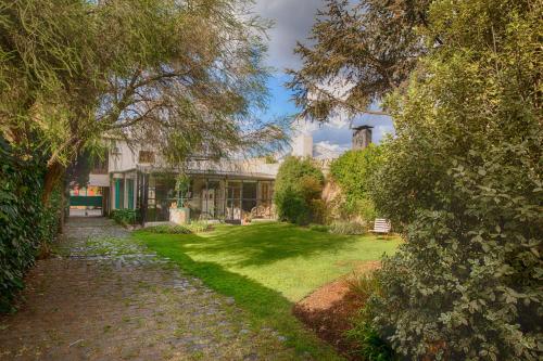 Bar Suites in 탄딜 Bar Suites in 탄딜