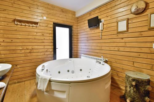 Ioana Hotels in Sinaia Ioana Hotels in Sinaia