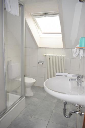 Bathroom, Gasthof Lamprecht in Peiting Bathroom, Gasthof Lamprecht in Peiting