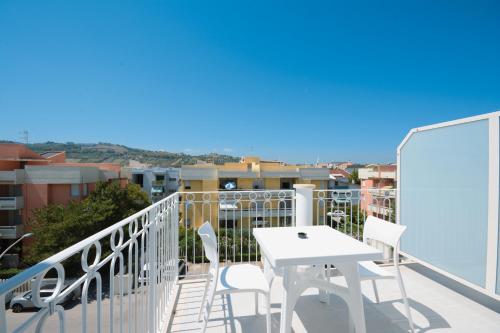 Balcony/terrace, Residence Hotel Alba Palace in Alba Adriatica Balcony/terrace, Residence Hotel Alba Palace in Alba Adriatica
