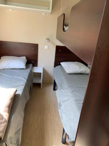 Guestroom, Mobil-Home Saint Cheron in Angervilliers Guestroom, Mobil-Home Saint Cheron in Angervilliers