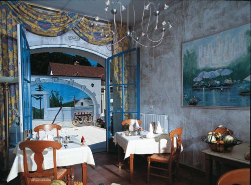 Restaurant, Hotel Pinocchio in Gy Restaurant, Hotel Pinocchio in Gy