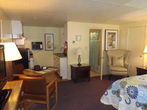 This photo about Footbridge North Hotel shared on HyHotel.com