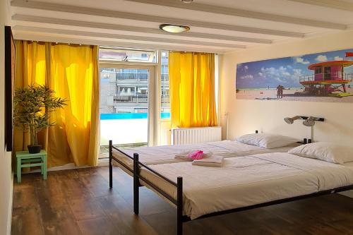 The Flying Pig Beach Hostel in Ноордвик The Flying Pig Beach Hostel in Ноордвик