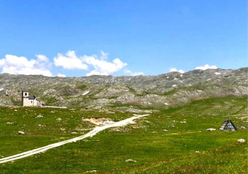 Lingkungan sekitar, Katun Kuline in Andrijevica Lingkungan sekitar, Katun Kuline in Andrijevica