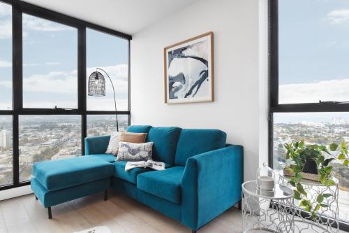 Heart of Crown by Ready Set Host