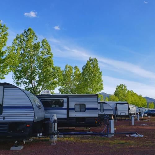 Eksterijer hotela, Grand Canyon RV Glamping in Williams (AZ) Eksterijer hotela, Grand Canyon RV Glamping in Williams (AZ)