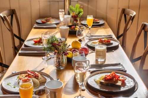 Palvelut, Cross Hill Glamping in Hawean järvi Palvelut, Cross Hill Glamping in Hawean järvi