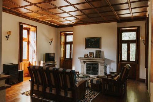 Shared lounge/TV area, Casa dos Vales - Luxury Villa in Penafiel Shared lounge/TV area, Casa dos Vales - Luxury Villa in Penafiel