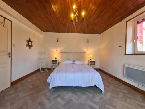 Gîte Baraize, 3 pièces, 4 personnes - FR-1-591-319 (Maison de vacances en Berry avec jardin clos, proche plage et sentiers, animaux acceptes - FR-1-591-) in Chasseneuil Gîte Baraize, 3 pièces, 4 personnes - FR-1-591-319 (Maison de vacances en Berry avec jardin clos, proche plage et sentiers, animaux acceptes - FR-1-591-) in Chasseneuil