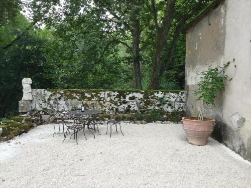 Balkon/terasa, Chateau Mas de Pradie B&B Fountain view room in Foissac Balkon/terasa, Chateau Mas de Pradie B&B Fountain view room in Foissac