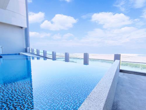 Swimming pool, Imperio Residence Private Bathtub @ Melaka Town in Malacca Swimming pool, Imperio Residence Private Bathtub @ Melaka Town in Malacca