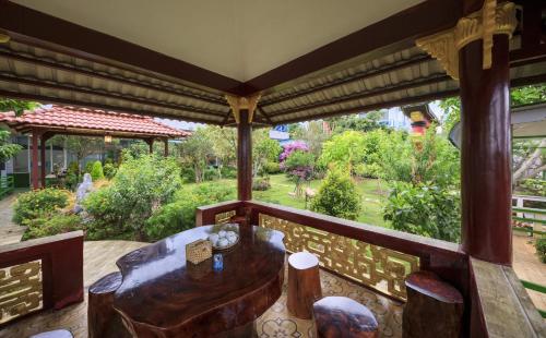餐廳, 你好大叻酒店 (Bonjour Da Lat Hotel) near 心晴大叻真絲手工刺繡 餐廳, 你好大叻酒店 (Bonjour Da Lat Hotel) near 心晴大叻真絲手工刺繡