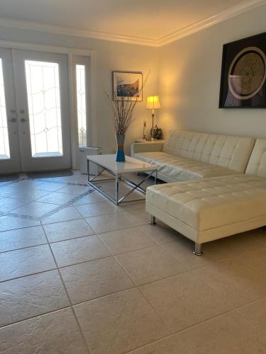 This Homestay Oasis Is The Cape's Best Place To Stay in كاب كورال This Homestay Oasis Is The Cape's Best Place To Stay in كاب كورال