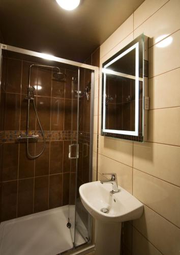 Baño, East Walls Hotel in Chichester Baño, East Walls Hotel in Chichester
