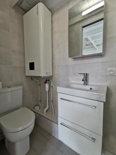 Bathroom, L'ESCAPADE cosy & cocooning proche Fontainebleau in Samois-sur-Seine Bathroom, L'ESCAPADE cosy & cocooning proche Fontainebleau in Samois-sur-Seine