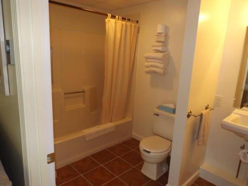 This photo about Footbridge North Hotel shared on HyHotel.com