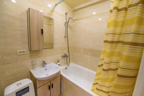 Bathroom, Апартаменты DeLuxe В Центре in Ukhta Bathroom, Апартаменты DeLuxe В Центре in Ukhta