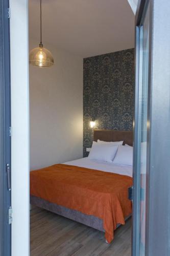 Aura Sameba, Luxury Apartment