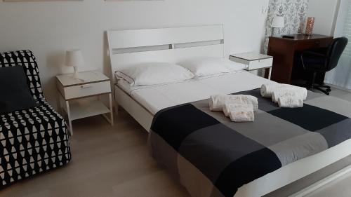 Bed, Manzoni Residence in Como Bed, Manzoni Residence in Como