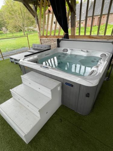 Hot tub, Gite d'Hybouville in Envermeu Hot tub, Gite d'Hybouville in Envermeu