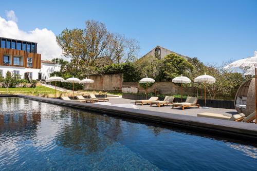 สระว่ายน้ำ, Senhora da Rosa, Tradition & Nature Hotel in เซาร็อก สระว่ายน้ำ, Senhora da Rosa, Tradition & Nature Hotel in เซาร็อก