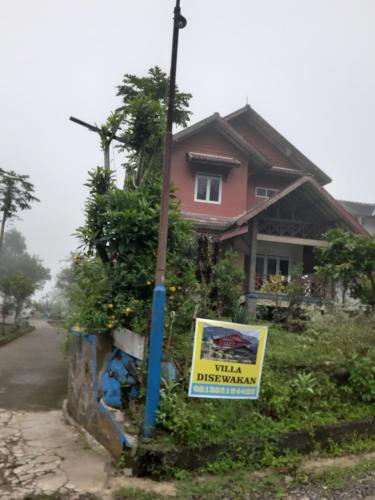 Villa Captain Elwin Argapuri Gambung, Ciwidey in Palayangan Villa Captain Elwin Argapuri Gambung, Ciwidey in Palayangan