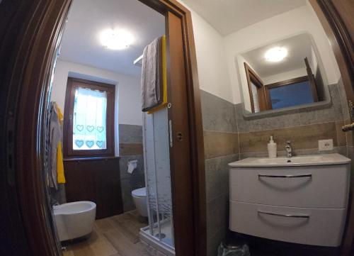 Bathroom, Furggen in Valtournenche Bathroom, Furggen in Valtournenche