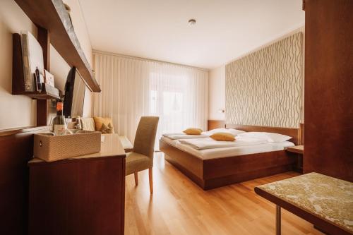 Weingut Brenner am Rossberg in Glanz An Der Weinstrasse Weingut Brenner am Rossberg in Glanz An Der Weinstrasse