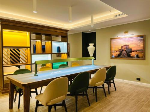 Facilities, Holiday Inn Naples in Naples Facilities, Holiday Inn Naples in Naples