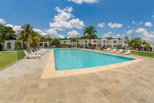 Swimming pool, Departamento Planta Baja con parqueo en Condominio in Santa Cruz Swimming pool, Departamento Planta Baja con parqueo en Condominio in Santa Cruz