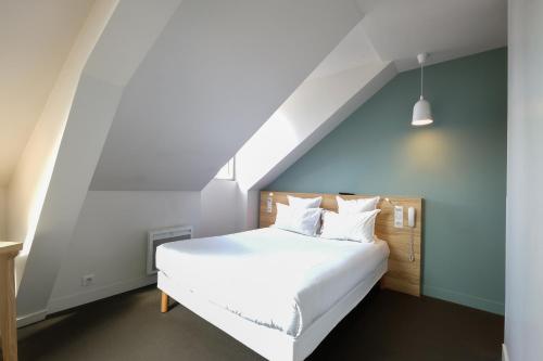 Hotel Marin in Laval Hotel Marin in Laval