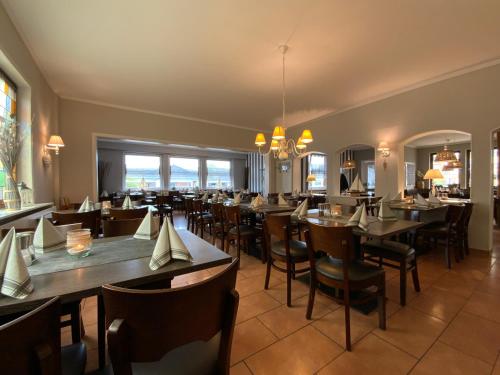 Restaurant, Mertinkus Nordseehotel in Cuxhaven Restaurant, Mertinkus Nordseehotel in Cuxhaven