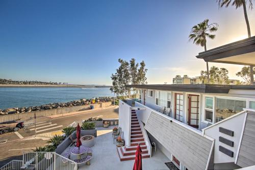 San Diego Hub with Bay Views - 1 Block to Beach! near Mission Beach Boardwalk San Diego Hub with Bay Views - 1 Block to Beach! near Mission Beach Boardwalk