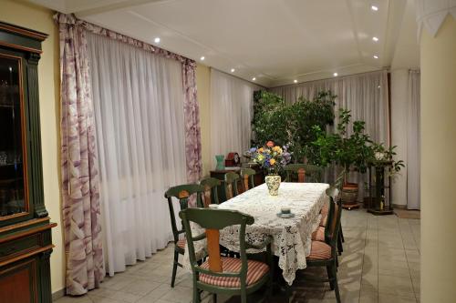 Létesítmények, Luxusvilla Balatonszárszó (Luxusvilla Balatonszarszo) in Balatonszárszó Létesítmények, Luxusvilla Balatonszárszó (Luxusvilla Balatonszarszo) in Balatonszárszó