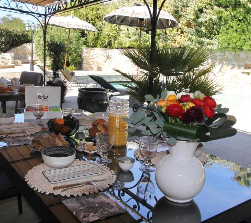 Food and beverages, Villa Mathis in Mougins Food and beverages, Villa Mathis in Mougins