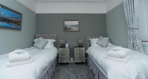 Foyers Bay Country House in Invermoriston Foyers Bay Country House in Invermoriston