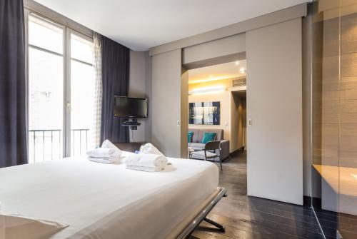 CMG - Suite Deluxe Tour Eiffel 16 in 16th - Trocadero CMG - Suite Deluxe Tour Eiffel 16 in 16th - Trocadero