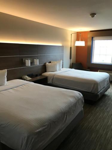 Holiday Inn Express Toledo West - Napoleon By IHG in 拿破崙 Holiday Inn Express Toledo West - Napoleon By IHG in 拿破崙