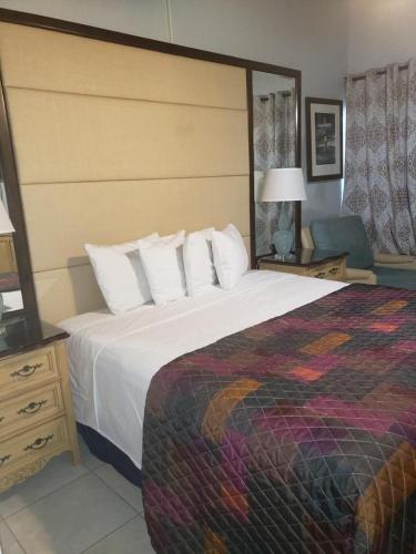 Georges Royal Inn in Frederiksted Georges Royal Inn in Frederiksted