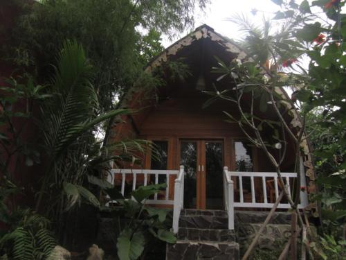 Bale Jukung in Medana Bale Jukung in Medana