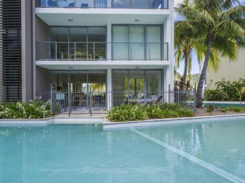 Blue on Blue Apartment 1011