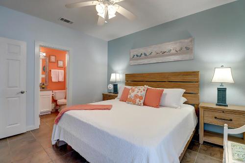 Crawfishin for a Compliment in Port Aransas (TX) Crawfishin for a Compliment in Port Aransas (TX)